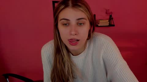 elliecutes online show from 12-21-24, 06:02