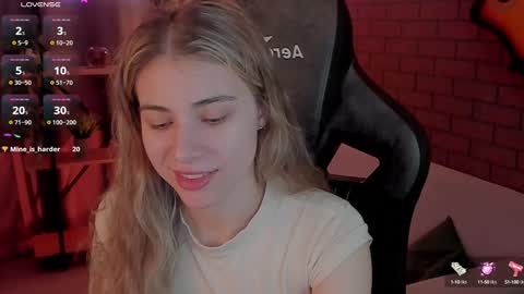 elliecutes online show from 12-22-24, 09:22