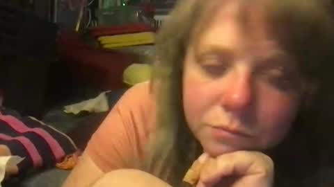 Snapshot of ellielouise11 chatting on 10-22-25, 09:47 Ellie Louise online show from 10-22-25, 09:47