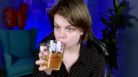 elliemurler online show from 10-08-25, 09:07