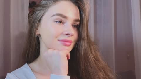 Snapshot of elliephant_ chatting on 12-23-24, 02:17 just Emily online show from 12-23-24, 02:17