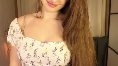Snapshot of elliephant_ chatting on 12-25-24, 03:49 just Emily online show from 12-25-24, 03:49