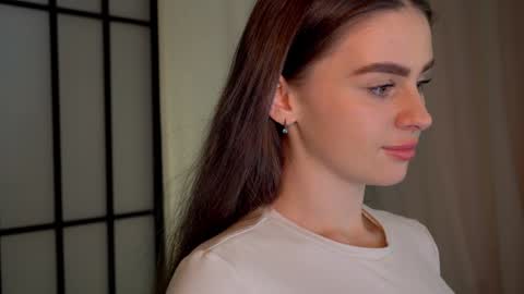 Snapshot of elliephant_ chatting on 12-26-24, 07:05 just Emily online show from 12-26-24, 07:05