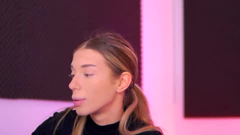 Ellie online show from 01-15-26, 05:12