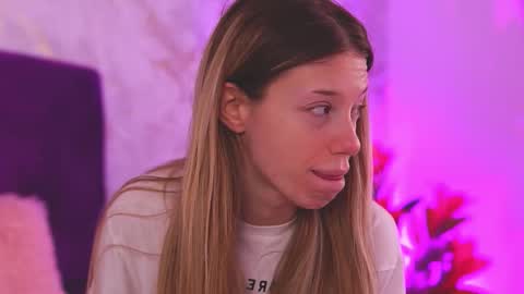 Snapshot of ellinanuria chatting on 02-23-26, 03:59 EllinaNuria online show from 02-23-26, 03:59