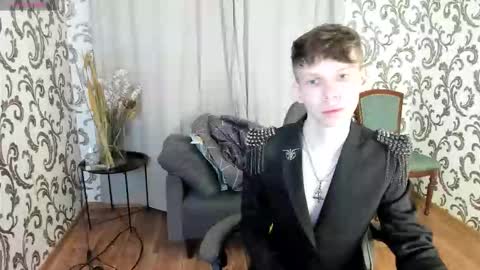 elliot_mars_ online show from 10-23-25, 05:33