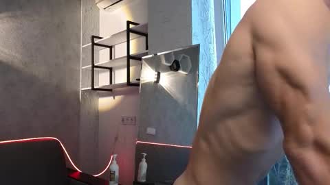 elliot_muscle04 online show from 09-22-25, 03:30
