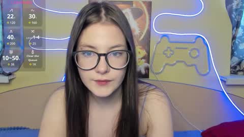 Snapshot of ellisky chatting on 10-18-25, 05:21 ellisky online show from 10-18-25, 05:21