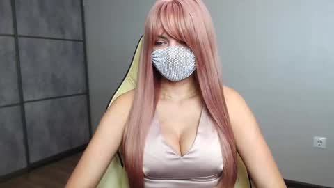 Snapshot of ellisnikki chatting on 12-16-25, 10:26 EllisNikki online show from 12-16-25, 10:26