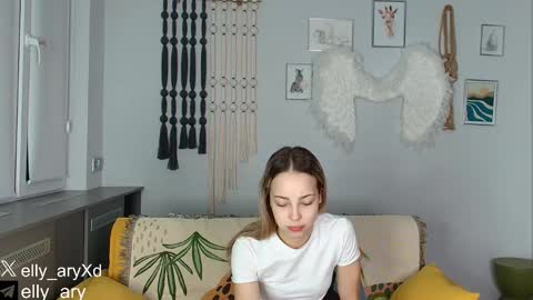 elly_ary online show from 01-15-26, 09:18