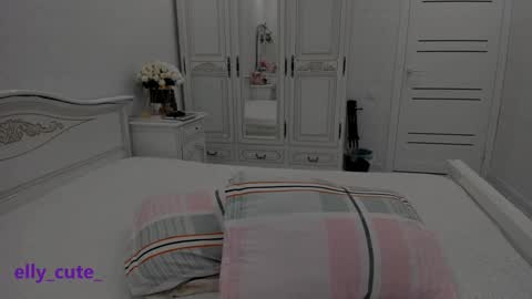 Elly Cute  online show from 12-30-24, 03:47