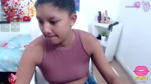 Snapshot of elly_willis chatting on 10-20-25, 12:05 Elly online show from 10-20-25, 12:05