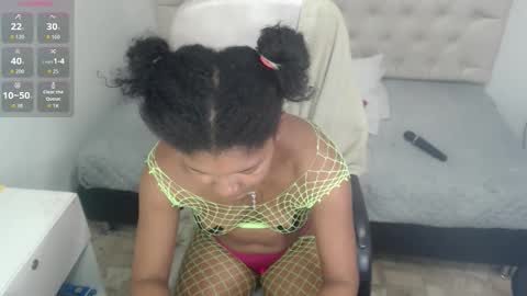 Snapshot of elly_willis chatting on 10-31-25, 09:49 Elly online show from 10-31-25, 09:49