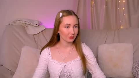 Snapshot of ellycolins chatting on 11-14-25, 03:16 Elly online show from 11-14-25, 03:16