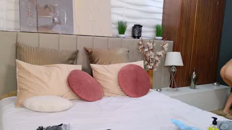 Snapshot of ellyross_ chatting on 03-03-25, 11:33 EllyRoss online show from 03-03-25, 11:33