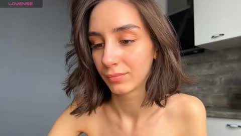 Im online Fri Sun Mon Tue Thu Fri Sat3 from 1000 online show from 03-06-25, 08:30