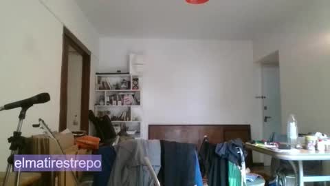 Mati Restrepo online show from 12-14-25, 01:49