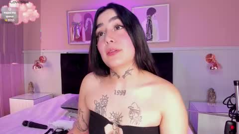 Elodie  online show from 11-22-25, 11:31