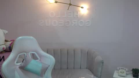 Elody  online show from 03-06-25, 09:36