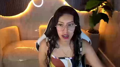 Evelyn  online show from 09-25-25, 01:04