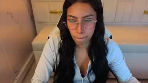 Evelyn  online show from 09-30-25, 12:21