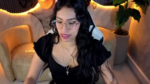 Evelyn  online show from 10-06-25, 12:02