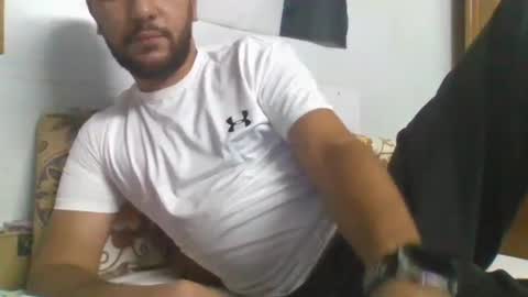 Snapshot of elphotographermedo chatting on 10-15-25, 05:46 Mr.M online show from 10-15-25, 05:46