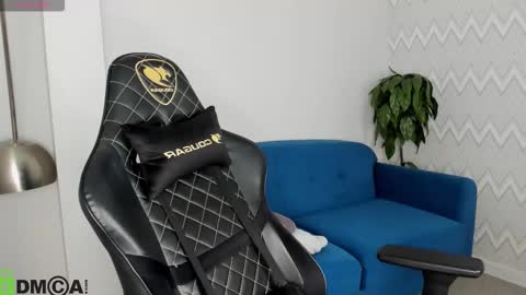 elsa_carterr online show from 10-20-25, 08:37