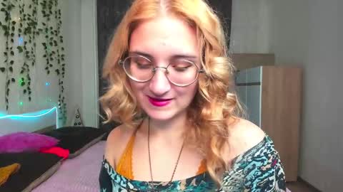Elsa  online show from 12-20-24, 03:47