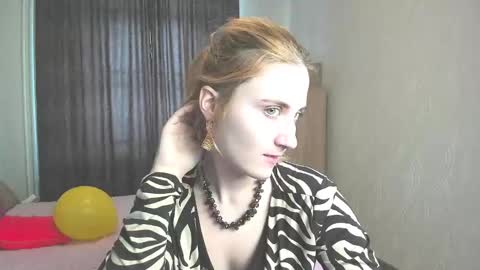 Elsa  online show from 02-14-25, 03:54