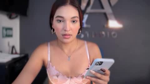 ELSA  online show from 10-07-25, 08:17