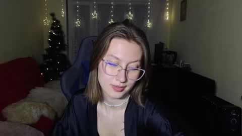 Snapshot of elsaangel chatting on 12-15-24, 10:37 elsaangel online show from 12-15-24, 10:37