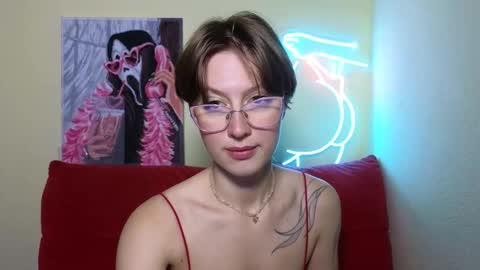 Snapshot of elsaangel chatting on 09-29-25, 02:06 elsaangel online show from 09-29-25, 02:06