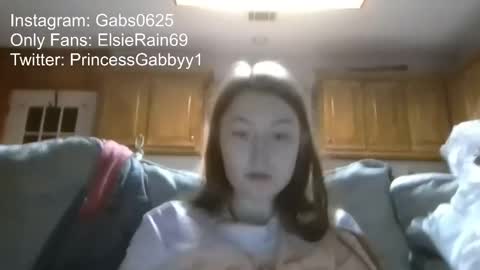 Elsie Rain online show from 12-21-25, 11:56