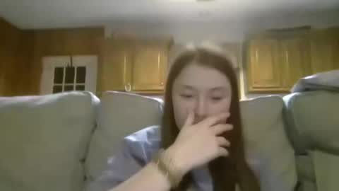 Elsie Rain online show from 12-23-25, 02:20