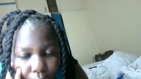 Snapshot of elvier_pretty chatting on 10-18-25, 08:15 flo online show from 10-18-25, 08:15