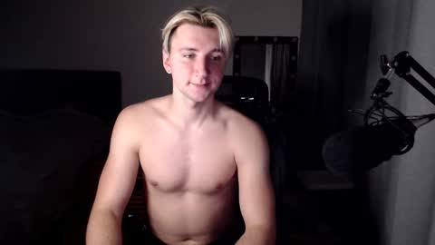 Snapshot of elvin_vaenight chatting on 11-01-25, 06:21 Elvin Vaenight online show from 11-01-25, 06:21