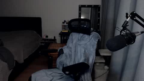 Snapshot of elvin_vaenight chatting on 11-02-25, 10:56 Elvin Vaenight online show from 11-02-25, 10:56