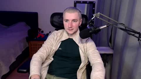 Snapshot of elvin_vaenight chatting on 11-12-25, 09:14 Elvin Vaenight online show from 11-12-25, 09:14