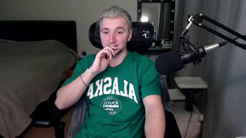 Snapshot of elvin_vaenight chatting on 11-13-25, 11:03 Elvin Vaenight online show from 11-13-25, 11:03