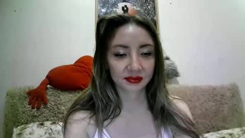 Snapshot of elvinasweet chatting on 10-16-25, 02:01 ElvinaSweet online show from 10-16-25, 02:01