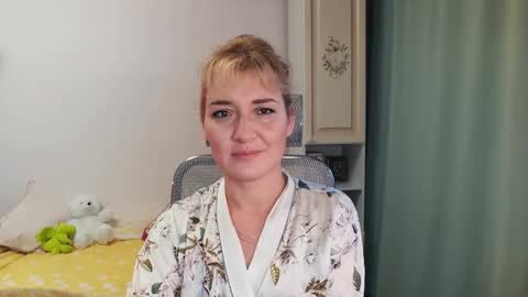 Elvira online show from 12-02-24, 11:23