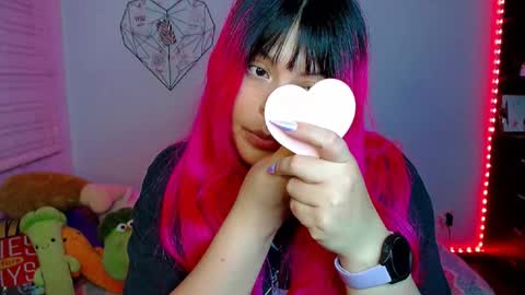 Snapshot of elymoon chatting on 12-22-25, 10:51 Ely online show from 12-22-25, 10:51