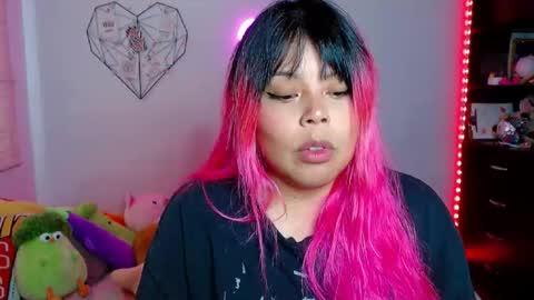 Snapshot of elymoon chatting on 01-06-26, 08:45 Ely online show from 01-06-26, 08:45