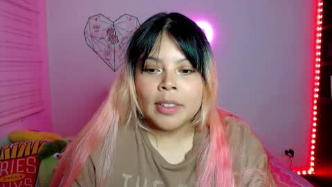 Snapshot of elymoon chatting on 02-05-26, 12:26 Ely online show from 02-05-26, 12:26