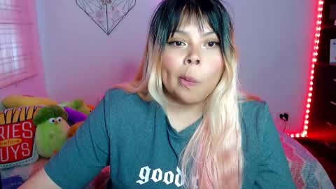 Snapshot of elymoon chatting on 02-11-26, 10:15 Ely online show from 02-11-26, 10:15