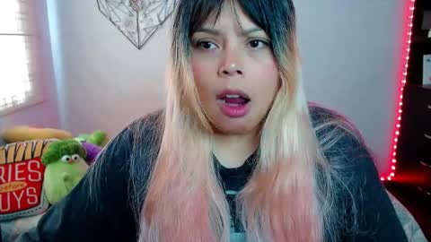 Snapshot of elymoon chatting on 02-13-26, 05:42 Ely online show from 02-13-26, 05:42