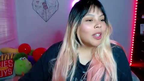 Snapshot of elymoon chatting on 02-14-26, 11:01 Ely online show from 02-14-26, 11:01