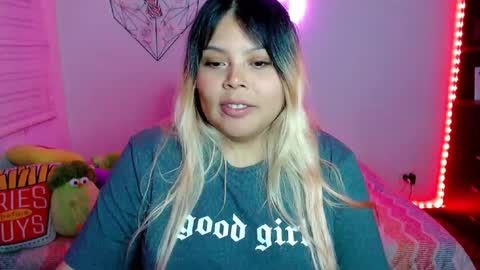 Snapshot of elymoon chatting on 02-18-26, 11:33 Ely online show from 02-18-26, 11:33