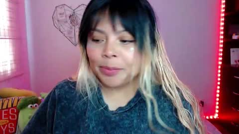 Snapshot of elymoon chatting on 02-20-26, 10:21 Ely online show from 02-20-26, 10:21